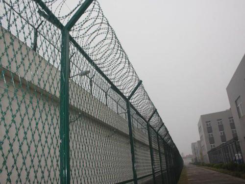監(jiān)獄鋼網墻